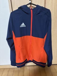 adidas パーカーのサムネイル