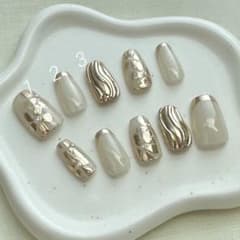 オーダーネイルチップ ゴールド 成人式 花 個性派 フレンチ フラワーのサムネイル