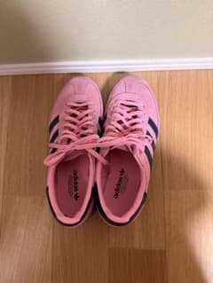 adidas ピンク スニーカーのサムネイル