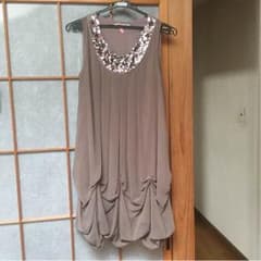 結婚式に♡アルファベットアルファベット ビジュー付きワンピースのサムネイル