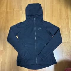 NIKEテックフリース　レディース　ジップパーカー　S ブラックのサムネイル