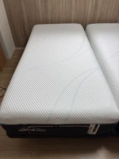 B側　TEMPUR-PEDIC ProAdapt 電動ベッド　定価40万以上のサムネイル