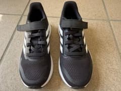 新品　adidas スニーカー 19cm ブラック キッズのサムネイル