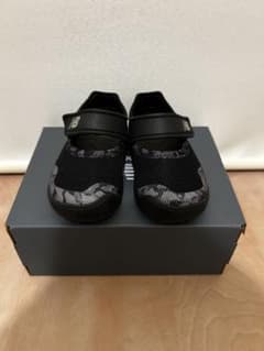New Balance キッズサンダル ブラック/グレーのサムネイル