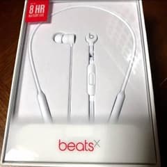 beats キャリアケース付きワイヤレスイヤーフォンのサムネイル