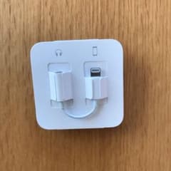 iPhone イヤホン 変換アダプターのサムネイル