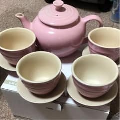 ぴぴなさま専用！ル・クルーゼ 湯のみセットのサムネイル