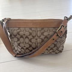 COACH コーチ シグネチャー ショルダーバッグ レザー ベージュのサムネイル