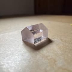 ガラス 家のオブジェのサムネイル