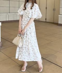 フレアスリーブワンピース 花柄のサムネイル