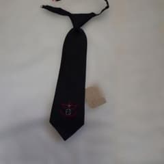 黒の刺繍付きネクタイ