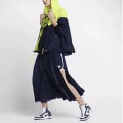 最終お値下げ «希少»sacai×NIKコラボスカートのサムネイル