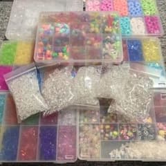 アクリルビーズ ケース付き まとめ売り デコパーツ ハンドメイドのサムネイル