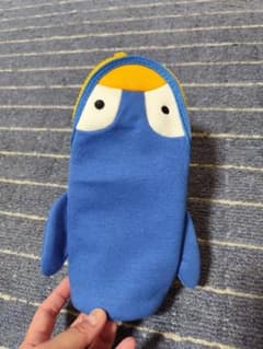 新品タグ付きペンギン型ボトルポーチのサムネイル