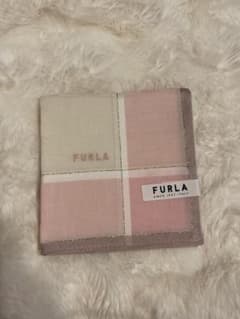 【新品・タグ付き】FURLA フルラ ハンカチ ピンク×ベージュ ラメ入りのサムネイル