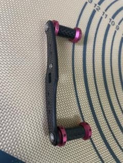 カーボン ダブルハンドル ピンクダイワ TDジリオン HLC 100HL カーボン ダブルハンドル ピンクダイワ TDジリオン HLC 100HL - メルカリ