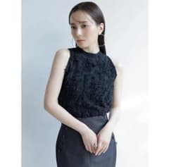 美品  anuans フリンジニットコンパクトトップス  ホワイト ánuans - 【即日発送】anuans フリンジニットコンパクトトップス 今季