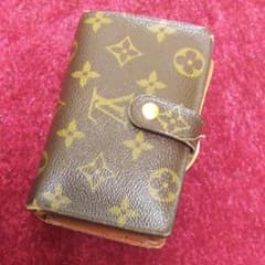 二つ折り財布のサムネイル
