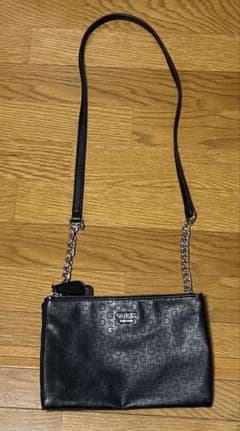 【GUESS】 ショルダーバッグ ブラックのサムネイル