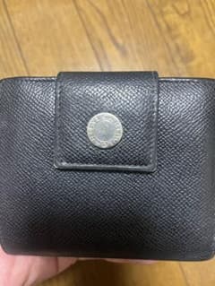 BVLGARI黒 レザー 二つ折り財布 4カードポケットのサムネイル
