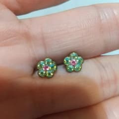 ミハエルネグリンの花型ピアス 緑色とピンクのストーンのサムネイル