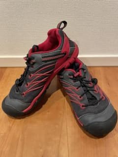 【美品】KEEN シューズ　チャンドラーCNX 22.5cmのサムネイル