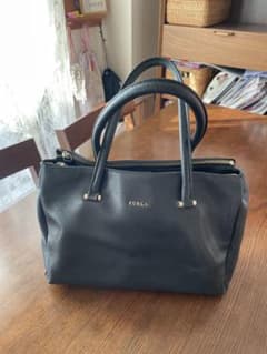 FURLA 黒 レザー ハンドバッグのサムネイル