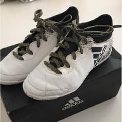 adidasフットサルシューズのサムネイル