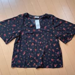 トップス  earth music&ecologyのサムネイル