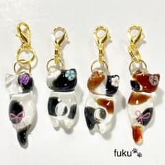 レジン飛びつき猫ちゃんチャーム - メルカリ