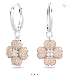 スワロフスキー　Latishaドロップピアス新品のサムネイル