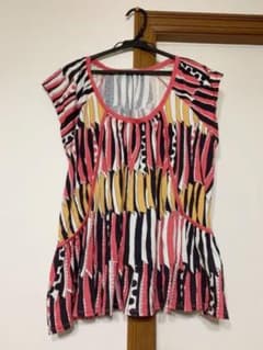 ツモリチサトのTシャツ素材のトップスです！のサムネイル