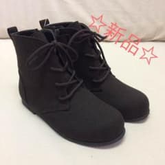 新品☆タグ付き　COMME CA ISM ブーツ 20㎝のサムネイル