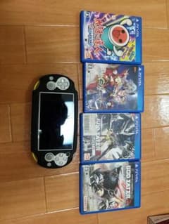 PlayStation Vita+ソフト4枚のサムネイル