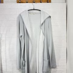 美品 ShooLaRueフード付きグレーカーディガン. M241