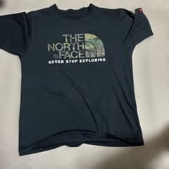 THE NORTH FACE Tシャツ ブラック カモフラのサムネイル