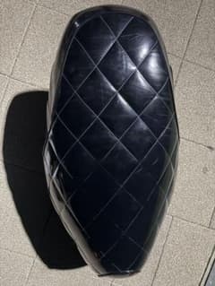 バイク用 カスタムシート ブラック ダイヤモンドステッチのサムネイル
