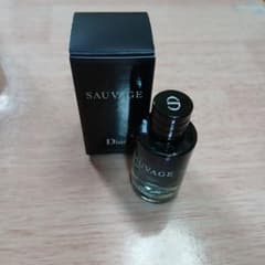 Dior ソヴァージュ オードゥ トワレ 10ml ミニボトルのサムネイル