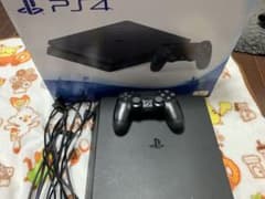 PlayStation®4 ジェット・ブラック 1TB CUH-2100BB01のサムネイル