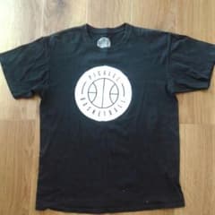 PIGALLE 　ピガール　Tシャツのサムネイル