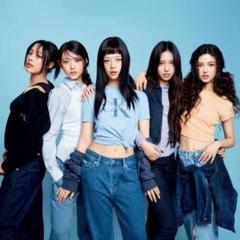 NewJeans ポスター Calvin Klein - メルカリ