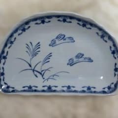 半月お皿　5枚　うさぎ柄食器のサムネイル