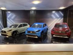 トミカ TOYOTA RAV4 3台セットのサムネイル