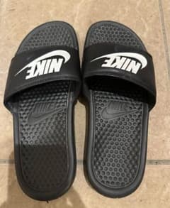 Nike ブラック スライドサンダル 24のサムネイル