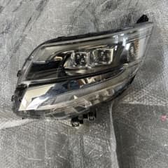 エスクァイア ヘッドライト 左 ICHIKOH 28-244 大破 ジャンク品 - メルカリ