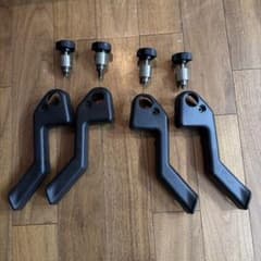 デリカd5 サードシート取り外しボルト＆穴あけ加工済みカバー - メルカリ