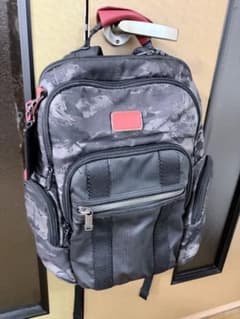 TUMI トゥミ ALPHA BRAVO カモフラージュ柄 バックパックグレー系のサムネイル