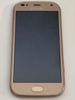 docomo らくらくスマートフォン me F-01L 本体　ゴールドのサムネイル