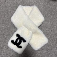 CHANEL ファーマフラー もこもこ　ノベルティ シャネル モコモコマフラー ファーマフラー ノベルティ - メルカリ