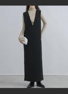 最終お値下げNEUNA 2WAY  Uネック・Vネックロングワンピースのサムネイル
